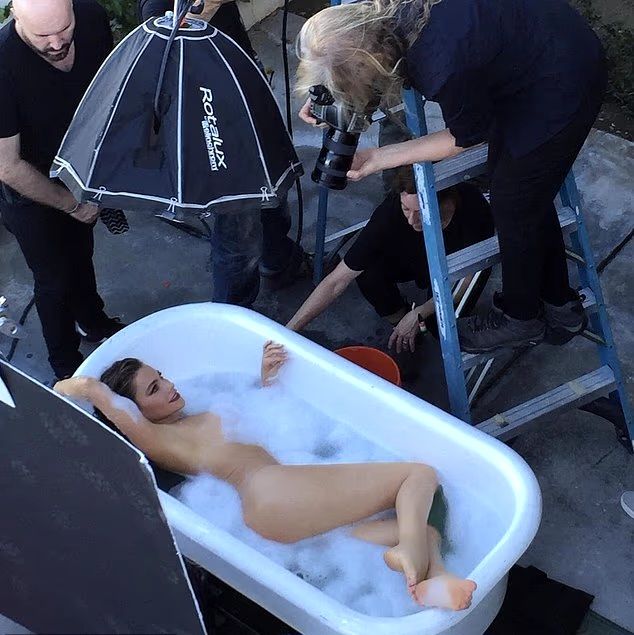 Inside Sofia Vergara’s Stunning Bubble Bath Photo From Dolce & Gabbana Vanity Fair 1 Sofia Vergara bubble bath photo