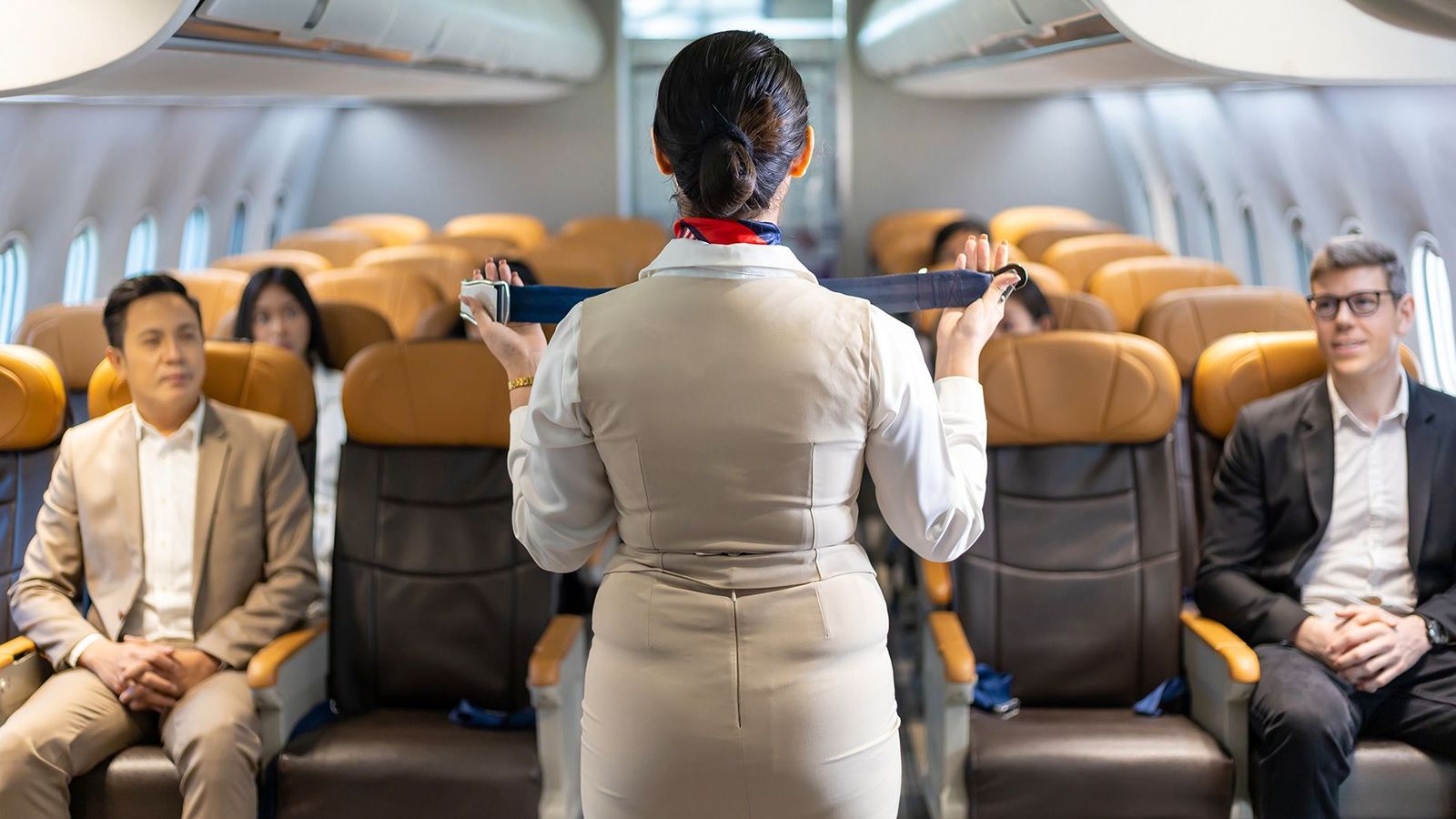 Things That Flight Attendants Know That Passengers Don't 1 Things That Flight Attendants Know That Passengers Don't