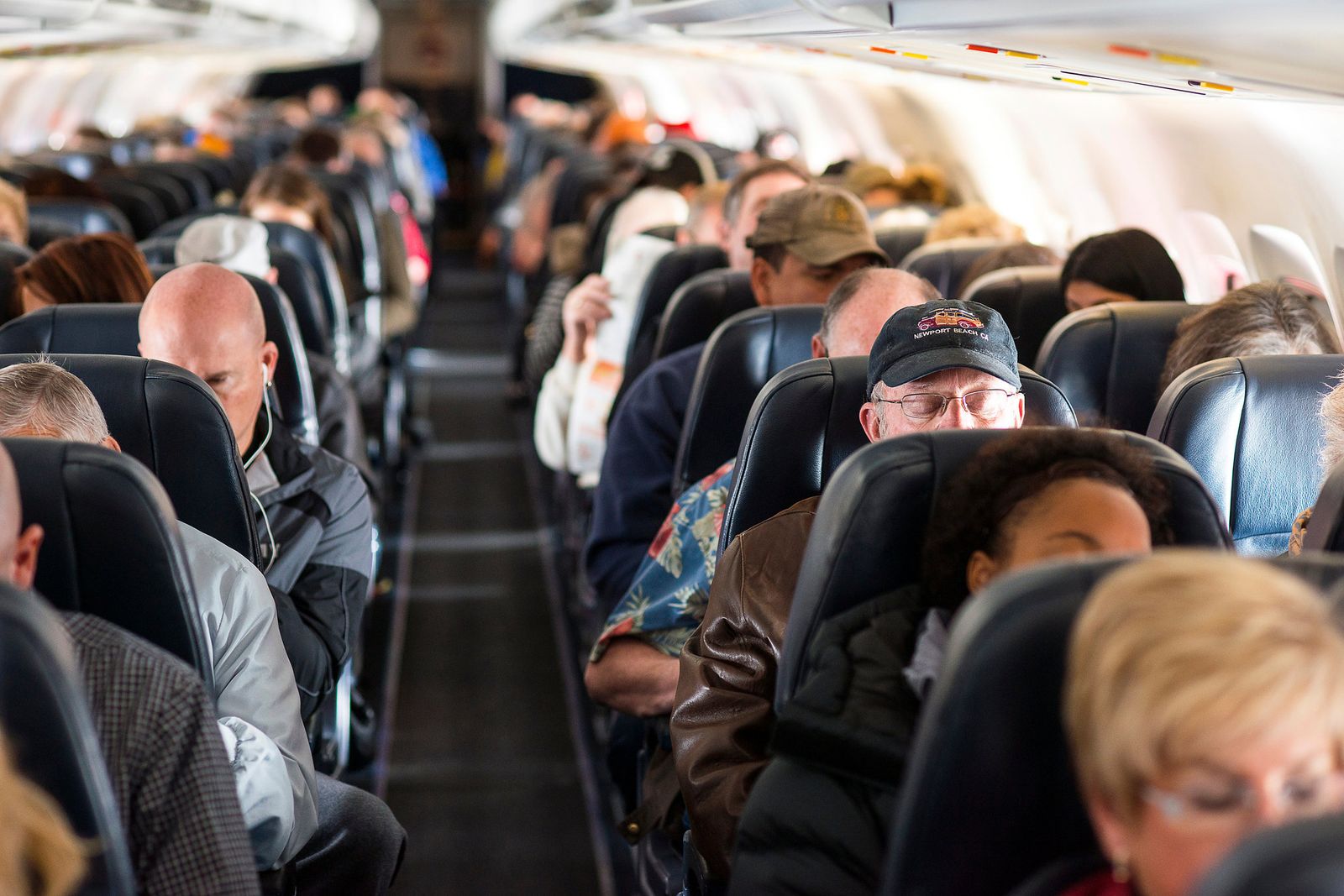 Things That Flight Attendants Know That Passengers Don't 2 Things That Flight Attendants Know That Passengers Don't