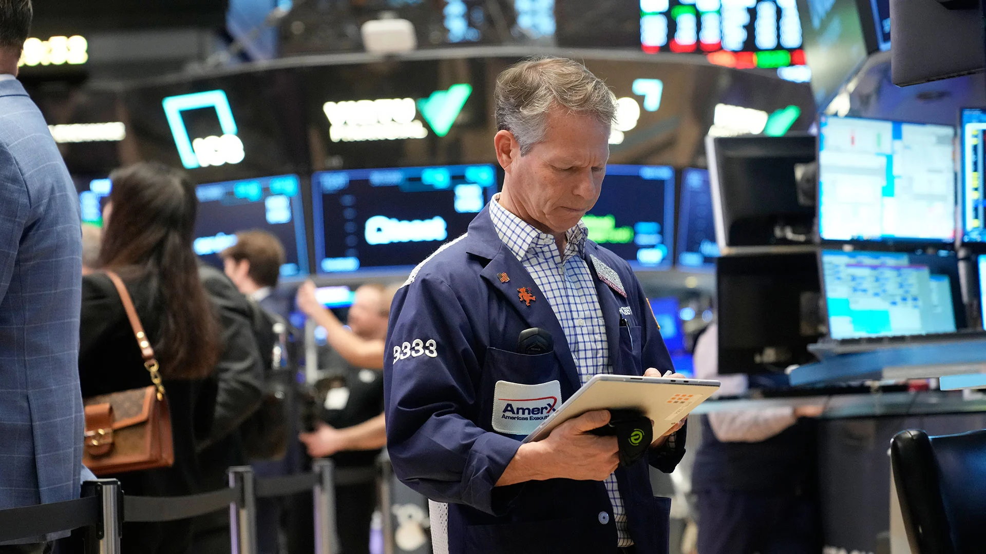 Global Stock Markets Fall as Oil Prices Surge During US-Israel Conflict With Iran