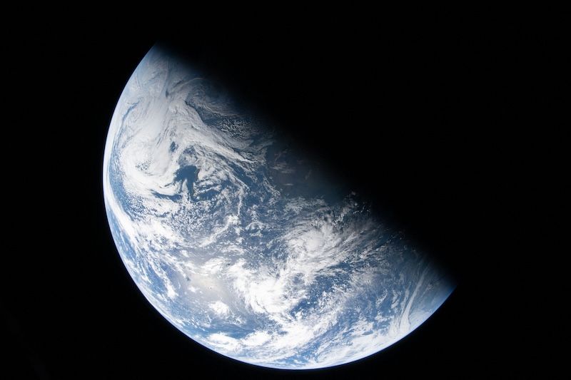 Artemis II Crew Reaches Midpoint on Journey to the Moon