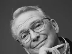Bob Mackie, the designer who turned celebrity fashion into spectacle, dies at 87 Bob Mackie, the designer who turned celebrity fashion into spectacle, dies at 87