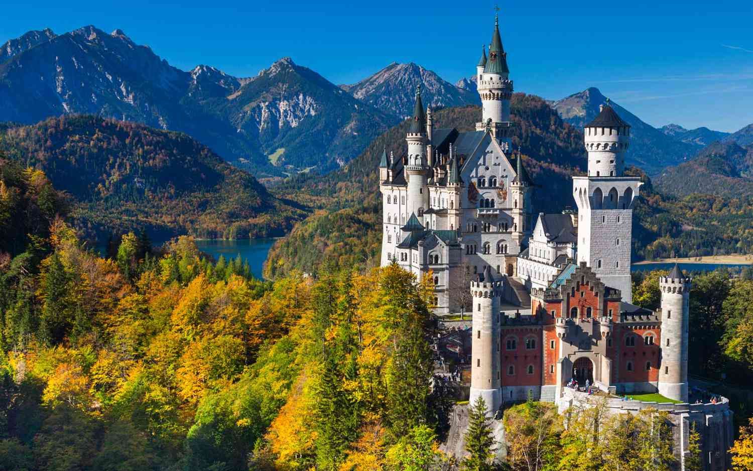 Europe's Most Popular Castles and Palaces Revealed by Traveller Reviews 8 Europe's Most Popular Castles and Palaces Revealed by Traveller Reviews