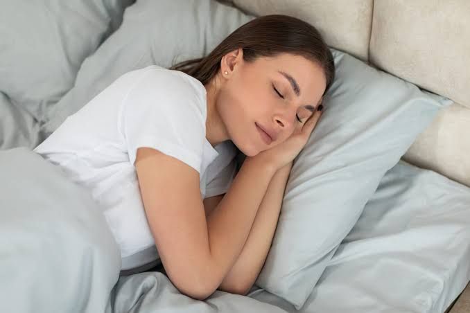 The Health Benefits of Sleeping Early May Begin With More Than Just Extra Hours in Bed 1 The Health Benefits of Sleeping Early May Begin With More Than Just Extra Hours in Bed