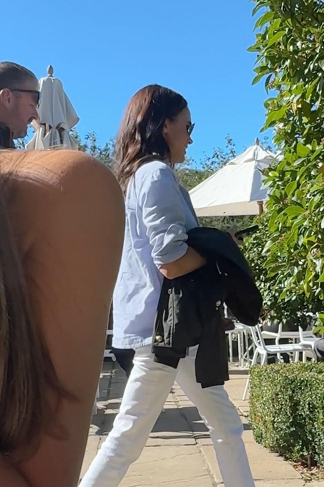 Meghan Markle photographed in UK after countryside pub outing with Ellen DeGeneres 2 Meghan Markle photographed in UK after countryside pub outing with Ellen DeGeneres