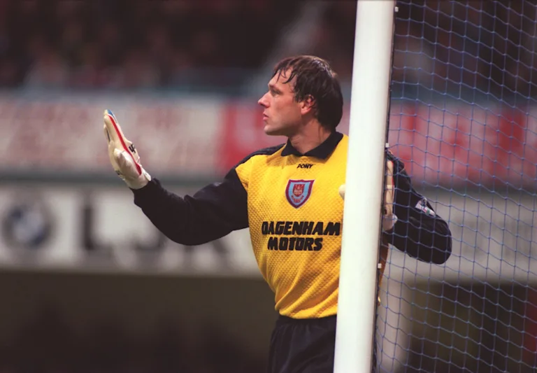 Former West Ham goalkeeper Ludek Miklosko dies aged 64 after five-year cancer battle 2 Former West Ham goalkeeper Ludek Miklosko dies aged 64 after five-year cancer battle