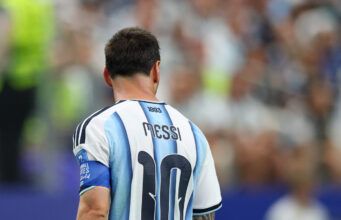 FIFA Blocks Argentina’s Plan to Retire Lionel Messi’s No. 10 Shirt FIFA Blocks Argentina's Plan to Retire Lionel Messi's No. 10 Shirt